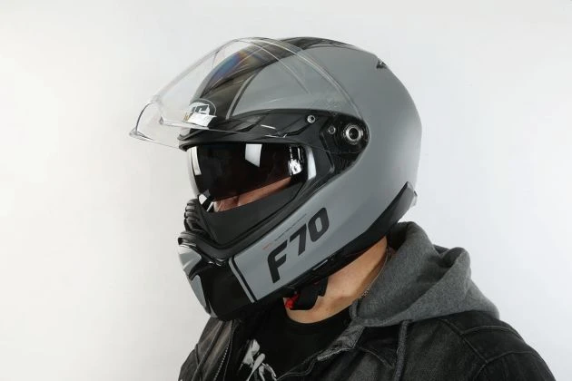Обзор и тестирование мотошлема HJC F70 Обзор и тестирование мотошлема HJC F70