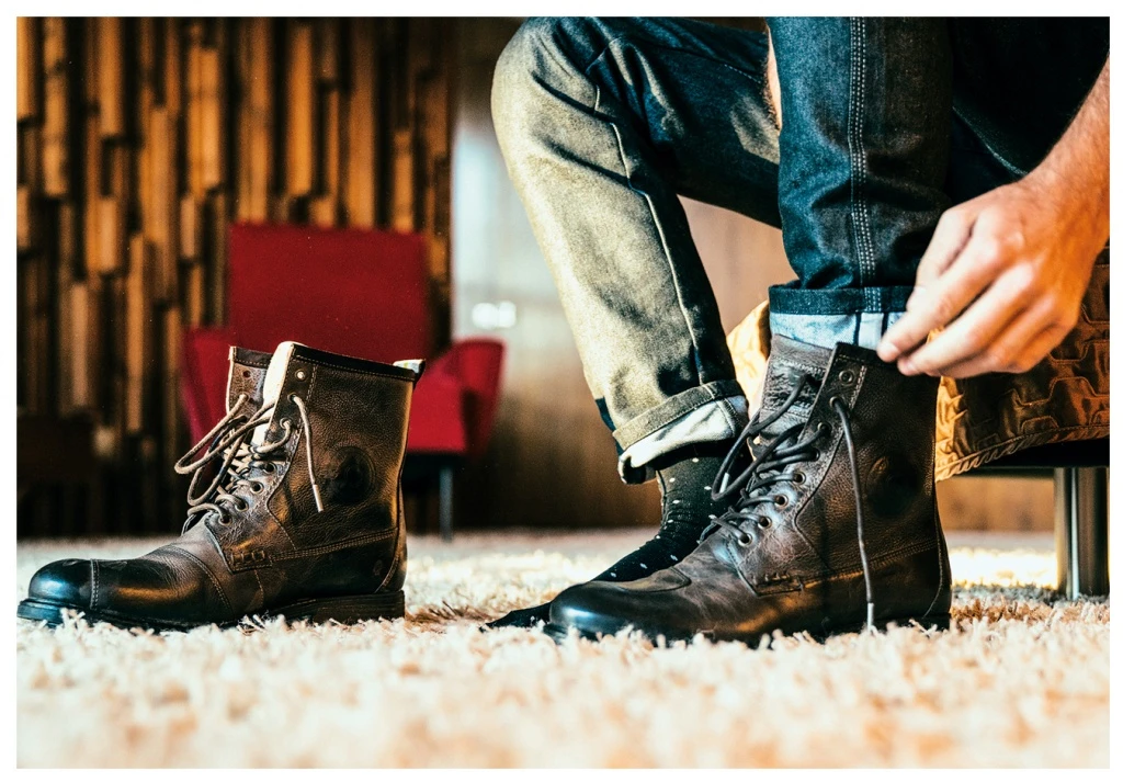 CT-HERO-1680x903px-footwear.jpg